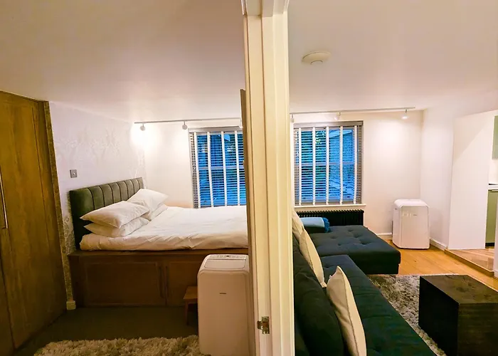 Modern 1 Bedroom Apartment In Kensington