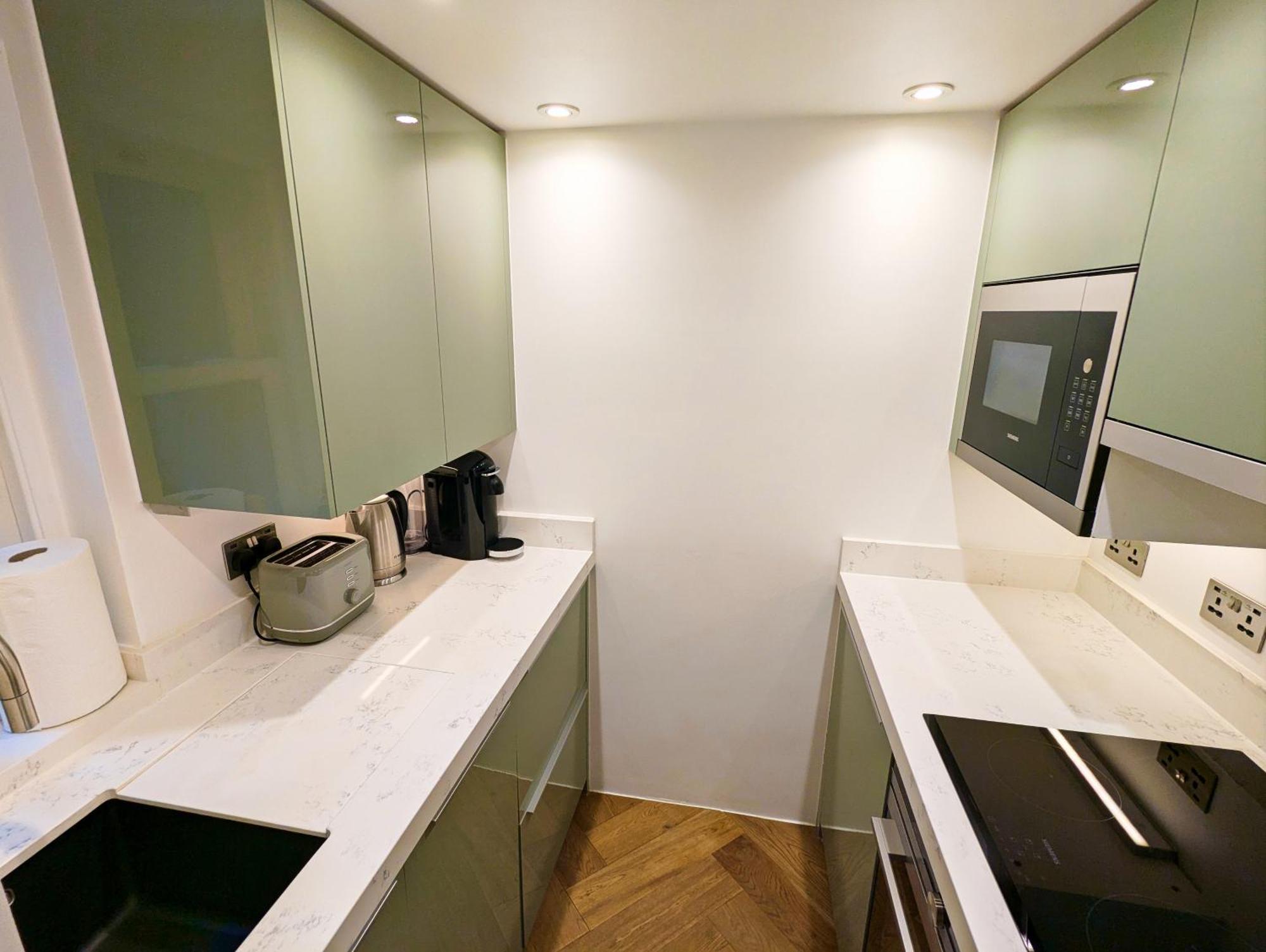 Modern 1 Bedroom In Kensington * Londen